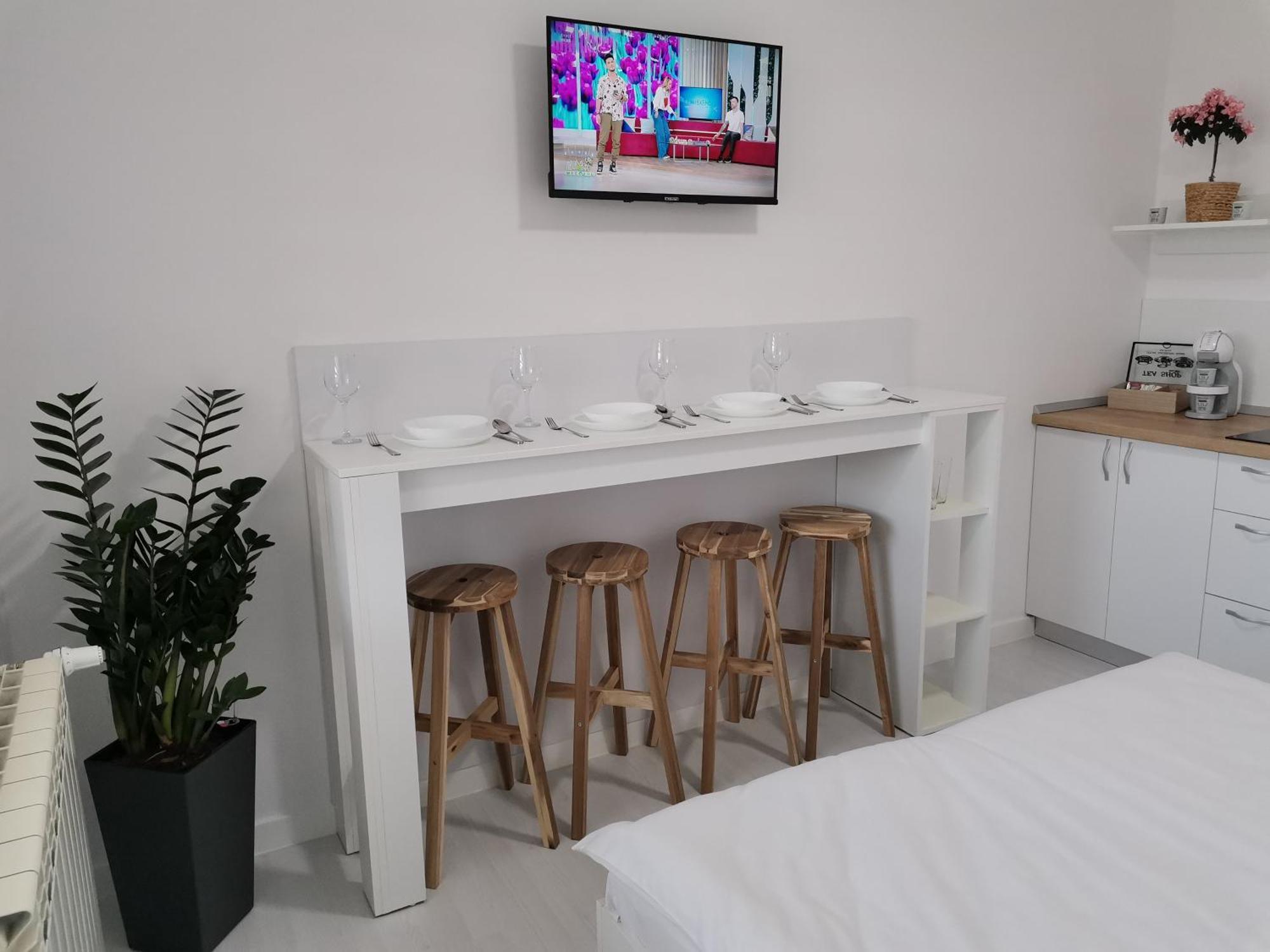 オラデア Casuta Cu Teiヴィラ 部屋 写真
